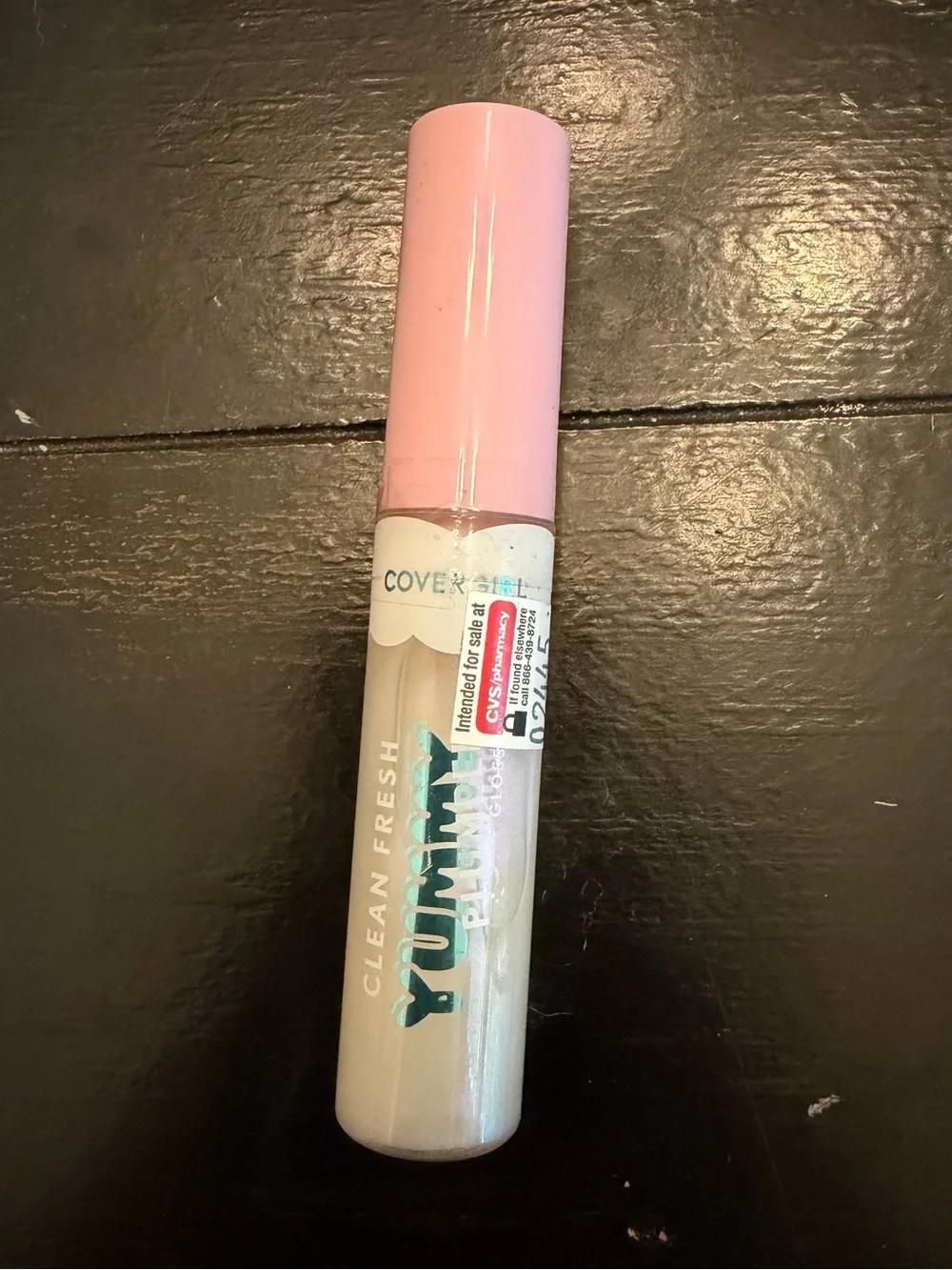 NWT COVERGIRL Clean Fresh Yummy Gloss Plumper - 780 Freeze The Day - 0.33 fl oz